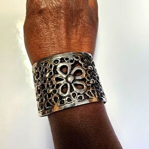 Vintage Antique-Silver-tone Open Floral Cut Cuff Bracelet